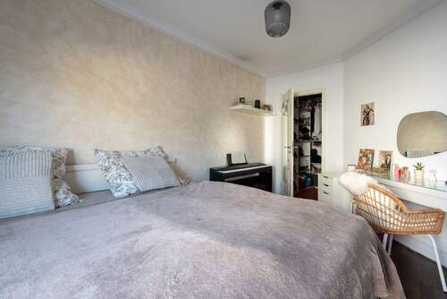 Zimmer mit Ankleide im 1.OG - Reihenmittelhaus mit 176,50 m&sup2; in Berlin zum Kaufen