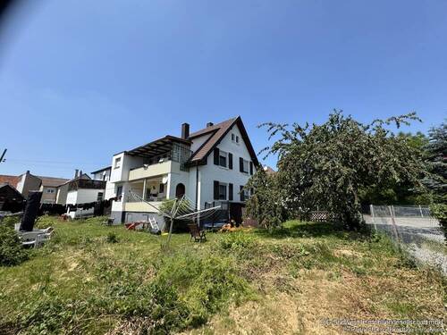 Hausansicht - 1 Zimmer Mehrfamilienhaus, Wohnhaus zum Kaufen in Pforzheim / Huchenfeld