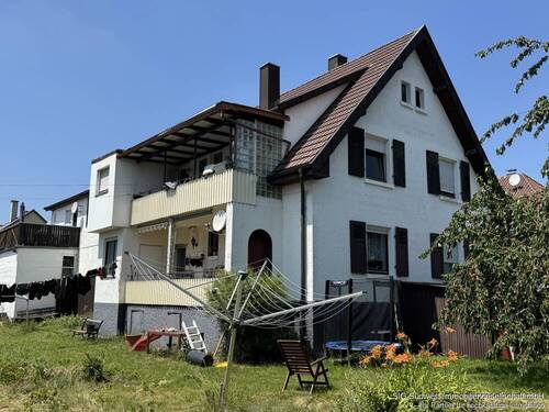 Hausansicht - 1 Zimmer Mehrfamilienhaus, Wohnhaus in Pforzheim / Huchenfeld