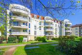 Hausansicht - Sonnige Balkonwohnung in Dresden-Cotta!