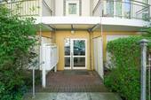 Hauseingang - Etagenwohnung mit 47,20 m&sup2; in Dresden zum Kaufen