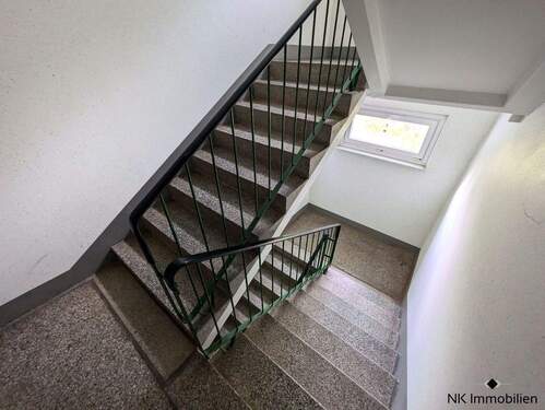 Treppenhaus - 3 Zimmer Etagenwohnung in Chemnitz