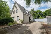 Außenansicht - Reserviert - Stilvoll. Modern. Besonders. Traumhaus mit großem Grundstück in Bremervörde!