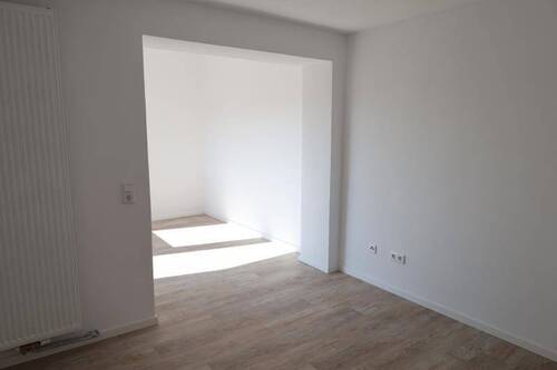 Essen EG - 7 Zimmer Mehrfamilienhaus, Wohnhaus in Frittlingen