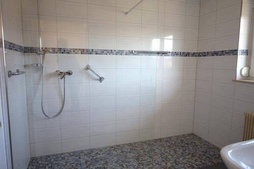 Dusche EG - 