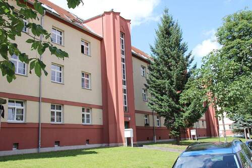 Vorderansicht - Toller Grundriss, frisch renoviert und beliebte Wohnlage - sofort bezugsfertig.