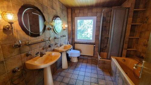 Badezimmer 1.Etage - 