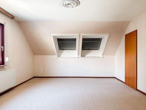 Schlafzimmer OG Rückseite - 