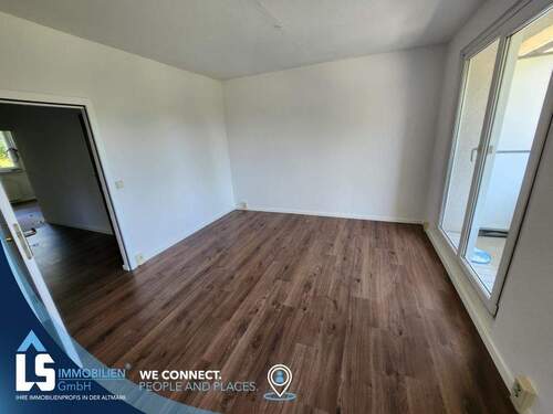Wohnzimmer - Renovierte 3- Raum- Wohnung in Wolfen