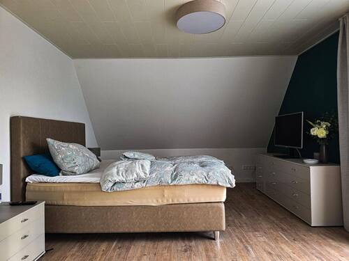 Schlafzimmer DG - 