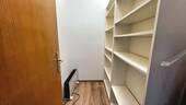 Abstellraum mit Schrank - 