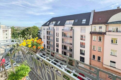 Balkon Schlafzimmer - Etagenwohnung mit 115,00 m² in Nürnberg zum Kaufen