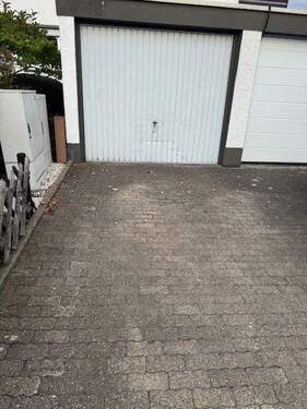 Einzelgarage mit Stellplatz - 