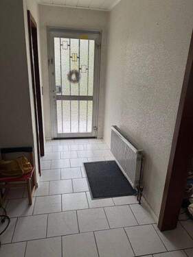 Diele - Eingang - Reihenendhaus mit 140,00 m² in Essen zum Kaufen
