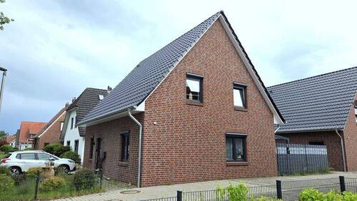 Hochwertiges Einfamilienhaus - Hochwertiges Einfamilienhaus aus 2024 mit modernster Ausstattung in bevorzugter Wohnlage!