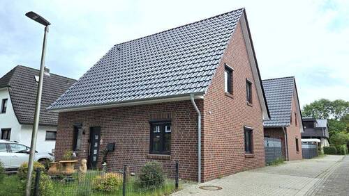 EFH mit moderner Ausstattung - 4 Zimmer Einfamilienhaus zur Miete in Delmenhorst