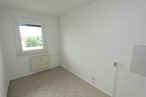 Küche(2).JPG - 2 Zimmer Etagenwohnung zum Kaufen in Teutschenthal