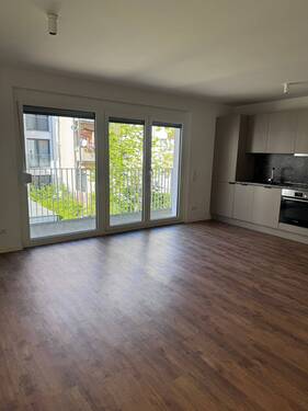 Wonhzimmer - Tolle 3-Zimmer-Wohnung mit EBK und großem Balkon