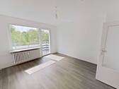 Ansicht I: Wohn- und Esszimmer - Helle 3-Zimmer-Wohnung mit Wannenbad und großem BALKON
