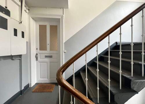 Treppenhaus - 2 Zimmer Etagenwohnung zum Kaufen in Hamburg