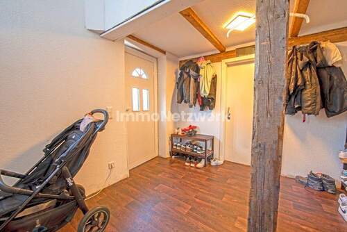 Eingangsbereich - Mehrfamilienhaus, Wohnhaus in Edewecht