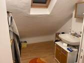 Abstellraum und WC unterm Dach - 