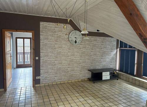 Wohnzimmer - 4 Zimmer Etagenwohnung zum Kaufen in Ochtendung