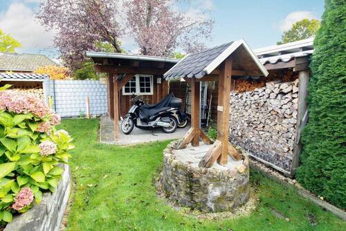 Gartenhaus mit Brunnen - 