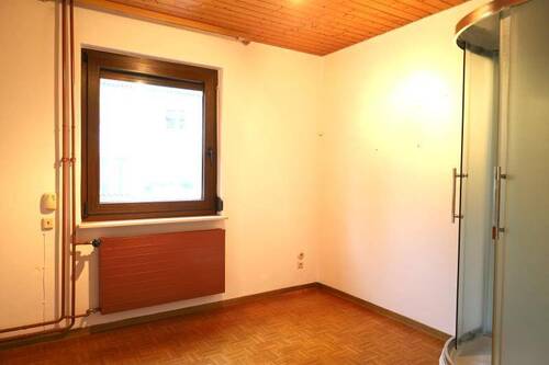 Zimmer EG mit Dusche - 