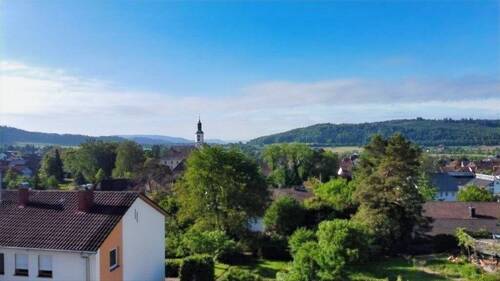 Aussicht - Genießen Sie die 'freie' Sicht - Top moderner Neubau mit Fernwärme... (Garage schon inklusive)