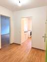 Blick in die Wohnung - 2 Zimmer Etagenwohnung in Berlin