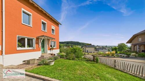 Vorgarten - 7 Zimmer Einfamilienhaus zum Kaufen in Mettlach / Tünsdorf