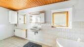 EG Badezimmer 1 2 - 