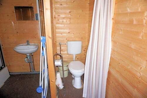 Sanitärhaus innen (1).JPG - 