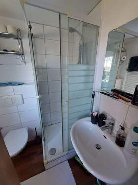 Duschbad OG-Wohnung links - 