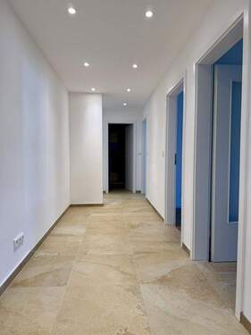 Flur - Etagenwohnung mit 70,00 m&sup2; in München zum Kaufen