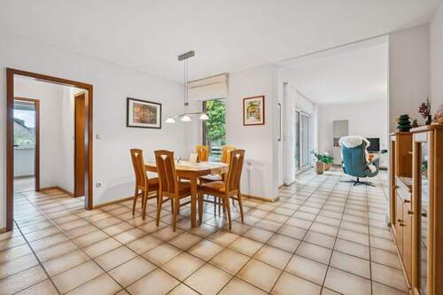 Offener Essbereich - 7 Zimmer Mehrfamilienhaus, Wohnhaus in Celle / Groß Hehlen