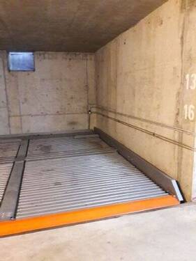 Tiefgaragenstellplatz - 