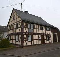 Charmantes Fachwerkhaus mit neuer Technik, Scheune und großem Garten - Boppard Herschwiesen