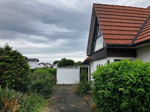 Fahrweg zur Garage - 4 Zimmer Einfamilienhaus zum Kaufen in Eitensheim