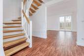 Flur-Treppe-Zugang Wohnzimmer - 