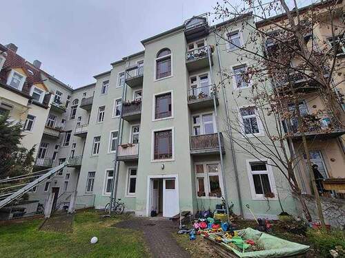 Gebäudeansicht / Rückseite - Etagenwohnung mit 60,70 m² in Dresden zum Kaufen