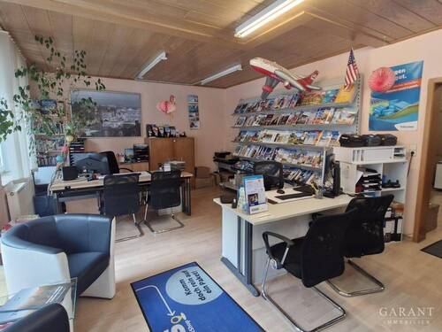 Gewerbe - 7 Zimmer Einfamilienhaus zum Kaufen in Eislingen/Fils