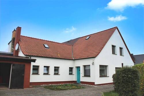 Eingang - Charmante, kernsanierte Doppelhaushälfte mit weitläufigem Naturgarten in ruhiger Familienidylle