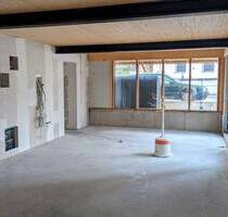 Ihre Vision auf 65 m²: Zentrales Erstbezug-Ladenlokal mit großen Schaufenstern und flexiblem Innenausbau - Bad Feilnbach Au b Bad Aibling