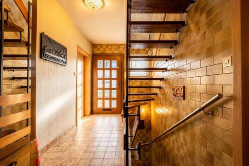 18356 Flur EG - 5 Zimmer Mehrfamilienhaus, Wohnhaus in Gerolstein