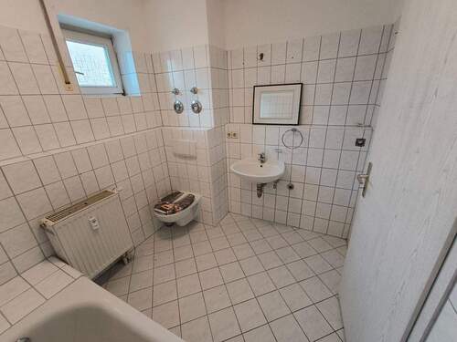 Bad - 3 Zimmer Etagenwohnung in Königsbrück