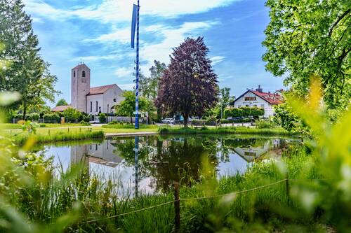 Ortskern Straßlach - OASE I Herrliches Eckgrundstück in schönster Natur