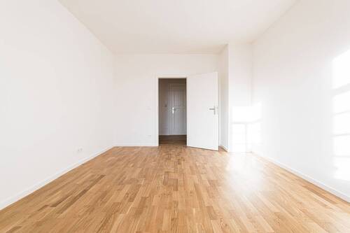 Wohnzimmer - 2 Zimmer Etagenwohnung zum Kaufen in Leipzig