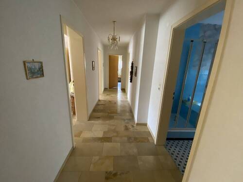 Flur Wohnung EG - 